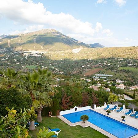 Hotel Cortijo De Salia Alcaucín Eksteriør billede