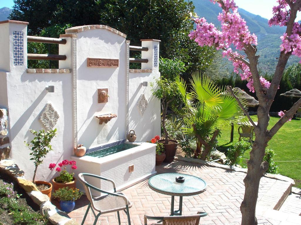 Hotel Cortijo De Salia Alcaucín Eksteriør billede