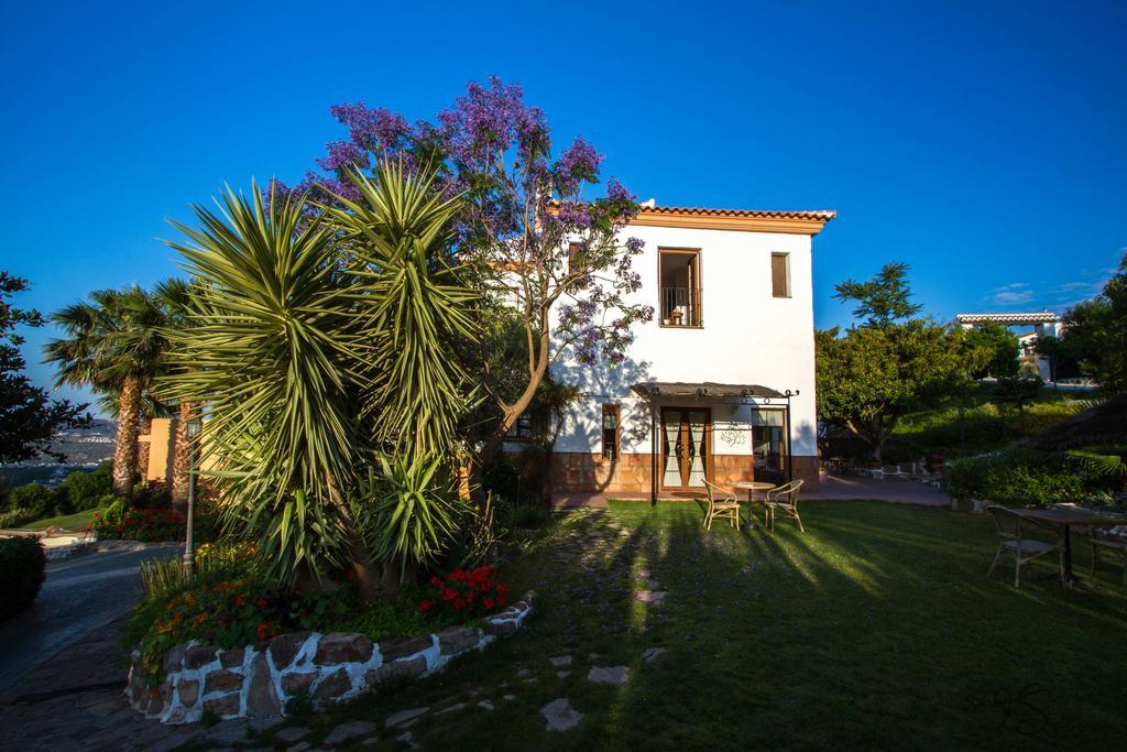 Hotel Cortijo De Salia Alcaucín Eksteriør billede