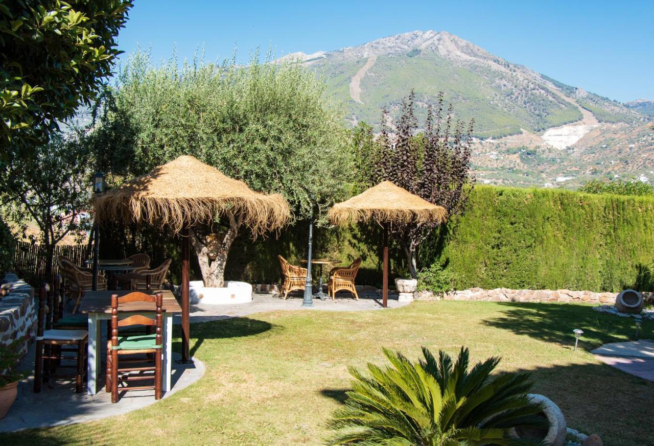 Hotel Cortijo De Salia Alcaucín Eksteriør billede