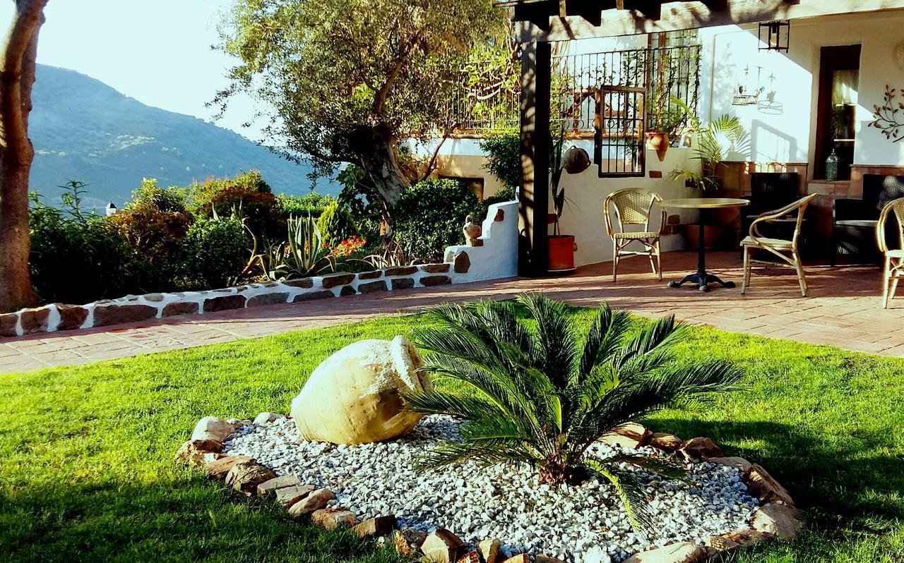 Hotel Cortijo De Salia Alcaucín Eksteriør billede
