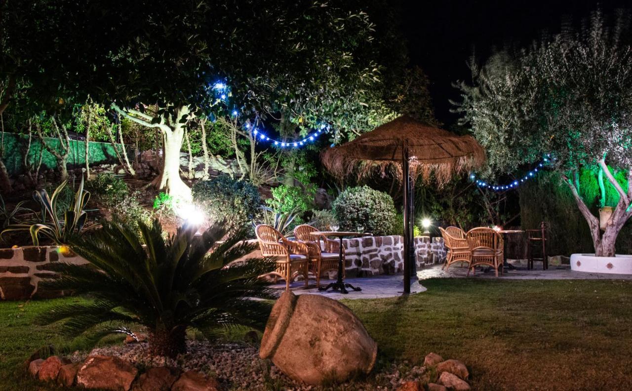 Hotel Cortijo De Salia Alcaucín Eksteriør billede