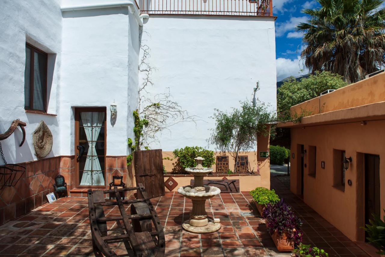 Hotel Cortijo De Salia Alcaucín Eksteriør billede