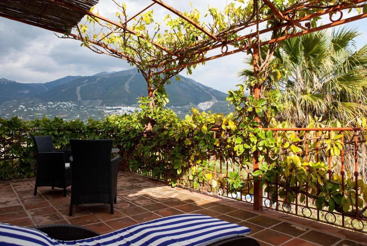 Hotel Cortijo De Salia Alcaucín Eksteriør billede