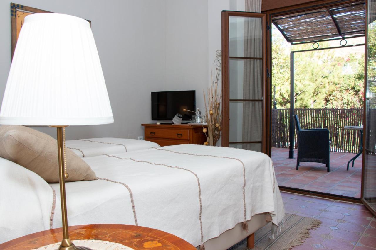 Hotel Cortijo De Salia Alcaucín Eksteriør billede